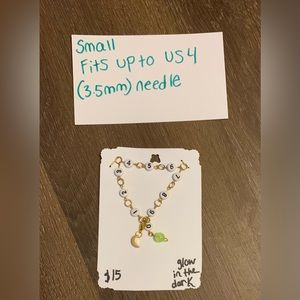 Small row counter. For knitting. Fits up to US 4 (3.5mm) needles. Handmade.